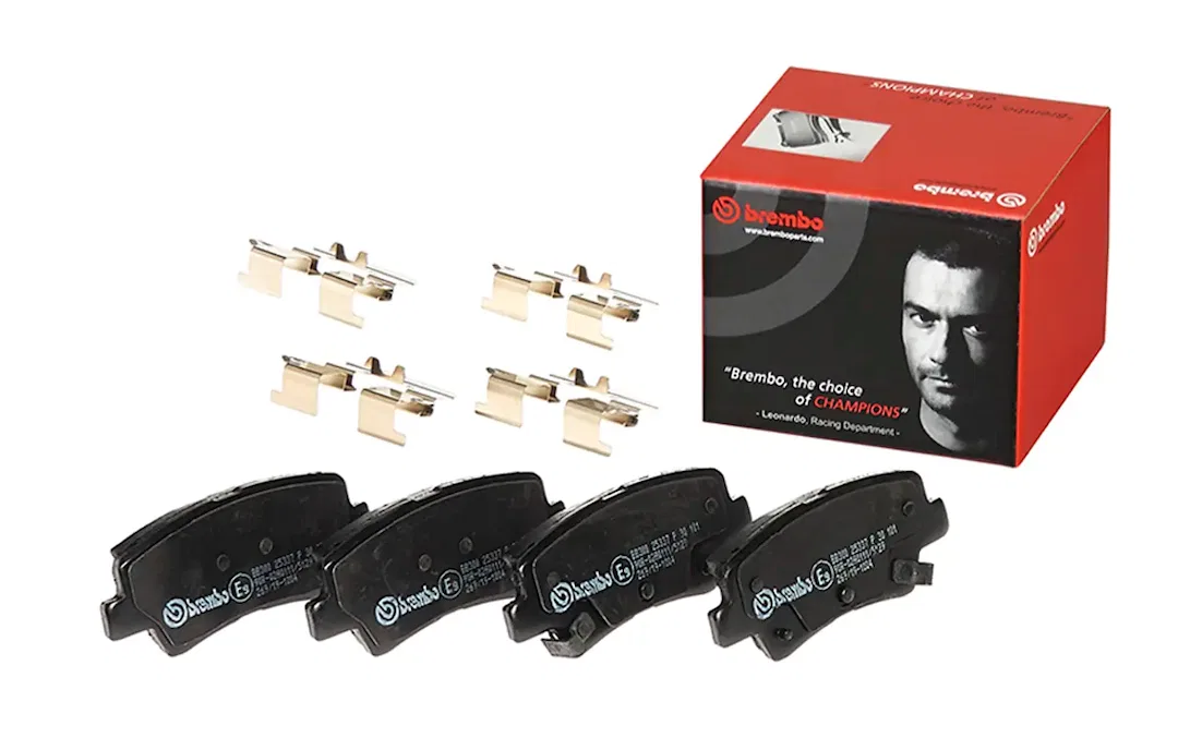 P30101 – BREMBO Brake Pad, FMSI Number D1812-8428 Low-Metallic Set Of 4 With Mounting Hardware And Pad Wear Sensor